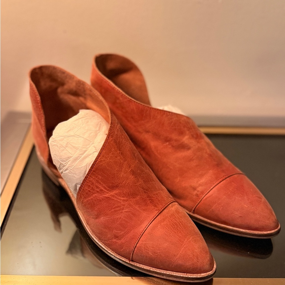 Free People Women’s Rust Leather Cut Out Royale Loafers